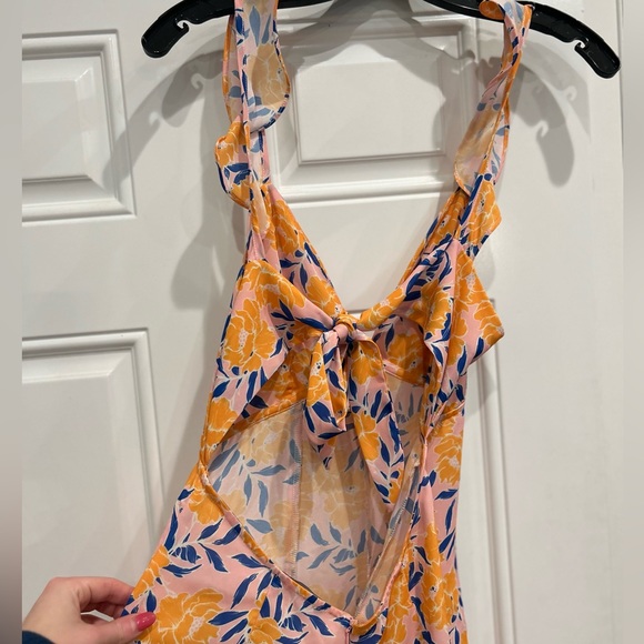 Floral jumpsuit from revolve! - Picture 4 of 6